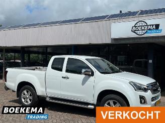 krockskadad bil bedrijf Isuzu D-Max 1.9 Extended Cab X-Country Automaat 4X4 3500KG Trekgewicht 2019/2