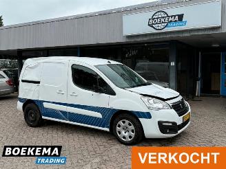skadebil bedrijf Peugeot Partner 120 1.6 BlueHDi Premium Navigatie Cruise PDC Airco Schuifdeur 2018/11