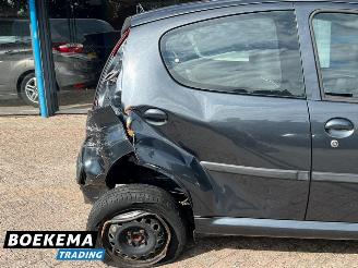 Peugeot 107 1.0-12V XS Airco 5-Deurs picture 8