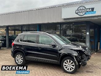 Damaged car Volkswagen Tiguan 2.0 TDI Comfort&Design Pano Stoelverw. Cruise Climate PDC Trekh. 2011/3