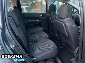 Peugeot 5008 1.6 THP ST Aut Panorama Navigatie Climate Cruise PDC Glazen dak picture 17