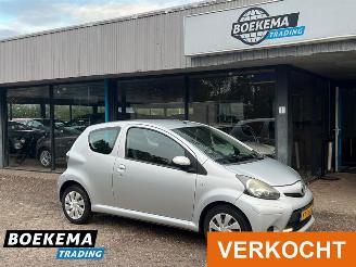 uszkodzony samochody osobowe Toyota Aygo 1.0 VVT-i Comfort Airco 2012/6