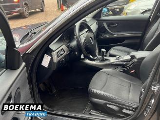 BMW 3-serie 325i Business 218PK Navi Climate Cruise PDC Trekh. picture 14