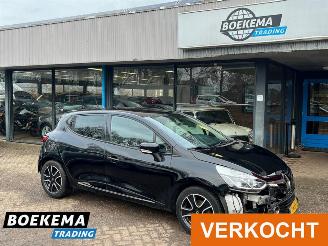 krockskadad bil auto Renault Clio 0.9 TCe Dynamique Navi Camera Climate Cruise PDC Trekh. 2013/6