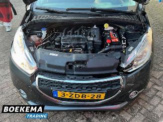 Peugeot 208 1.2 PureTech Style Navi Climate Cruise PDC picture 10