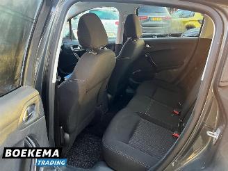 Peugeot 208 1.2 PureTech Style Navi Climate Cruise PDC picture 17