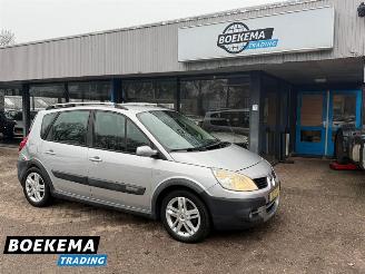 Vaurioauto  passenger cars Renault Scenic 2.0 16V Conquest Navigatie Climate Cruise 2008/5