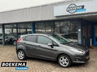 Vaurioauto  passenger cars Ford Fiesta 1.5 TDCi Titanium Stoelverw. Climate PDC Trekhaak 2016/2