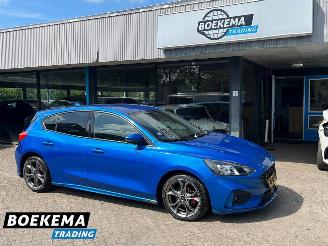 Schadeauto Ford Focus 1.0 EcoBoost Hybrid ST Line Stoel/Stuurverwaming Climate Navigatie Camera 2021/10