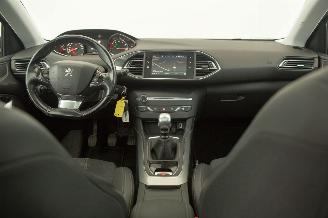 Peugeot 308 SW 1.2 Pano 96KW PureTech Blue Lease picture 5