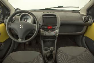 Peugeot 107 1.0-12V XS picture 5