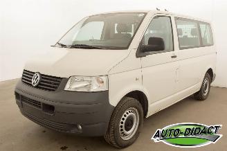 krockskadad bil bedrijf Volkswagen Transporter 2.5 TDI 9 persoons 2009/11