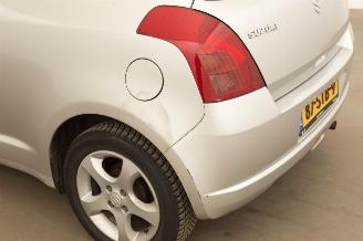 Suzuki Swift 1.3 GLS picture 35