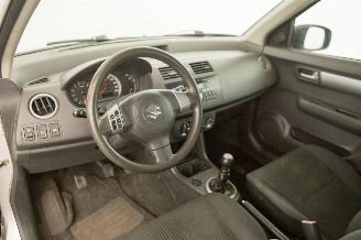 Suzuki Swift 1.3 GLS picture 5