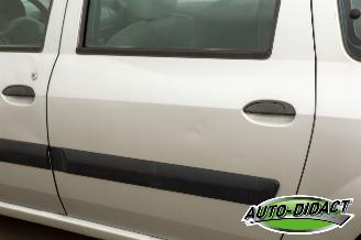 Dacia Logan 1.6-16V Lauréate 7p. picture 31