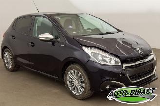 Peugeot 208 1.2 Airco Navi picture 2