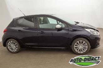 Peugeot 208 1.2 Airco Navi picture 33