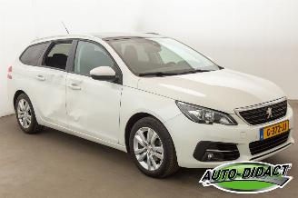 Peugeot 308 1.2 PureTech Clima Navi Pano Camera Blue Lease Executive picture 2