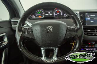 Peugeot 2008 1.2 Allure Clima picture 5