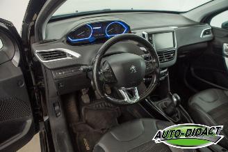 Peugeot 2008 1.2 Allure Clima picture 23