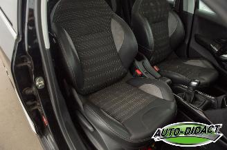Peugeot 2008 1.2 Allure Clima picture 21