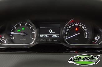 Peugeot 2008 1.2 Allure Clima picture 6