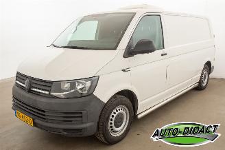 skadebil bedrijf Volkswagen Transporter 2.0 TDI L2H1 Koelwagen Airco Navi 2015/11