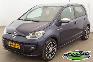 Damaged car Volkswagen Up! 1.0 high up! 71.052 km Navi Airco BlueMotion 2015/11