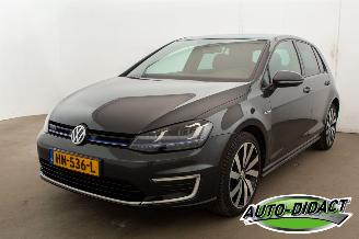 damaged passenger cars Volkswagen Golf 1.4 TSI GTE Automaat Clima Navi 2015/12