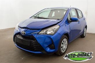 damaged passenger cars Toyota Yaris 1.5 Airco 113.873 km 2019/5