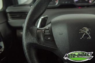 Peugeot 208 1.2 Automaat Airco Navi PureTech Active picture 14