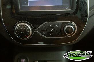 Renault Captur 0.9 Clima Leder MOTORSCHADE picture 8