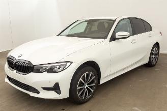 Schadeauto BMW 3-serie 318i Automaat Navi Clima 75.869 km 2020/8