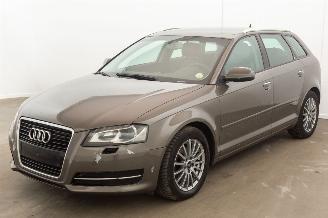 Schadeauto Audi A3 1.6 TDI Navi Clima Leder 2011/10