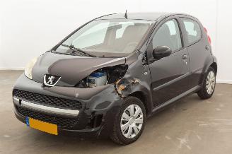 damaged passenger cars Peugeot 107 1.0-12V XS 2010/6