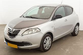 Vaurioauto  passenger cars Lancia Ypsilon 0.9 TwinAir Automaat 127.914 km Airco Gold 2013/11