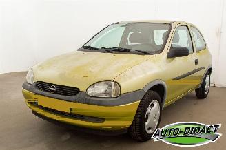 krockskadad bil auto Opel Corsa 1.2i-16V 74.367 km NAP 1999/9