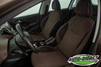 Peugeot 2008 1.6 HDi 68KW picture 11