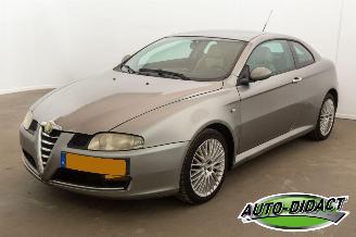 krockskadad bil auto Alfa Romeo GT 1.9 JTD Imola 2008/1