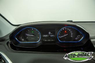 Peugeot 2008 1.6 BlueHDi Clima Navi Blue Lease Executive picture 6