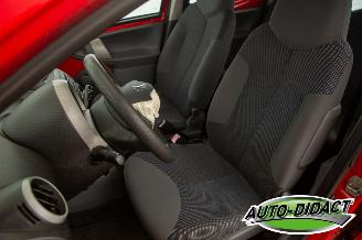 Peugeot 107 1.0-12V XS picture 21