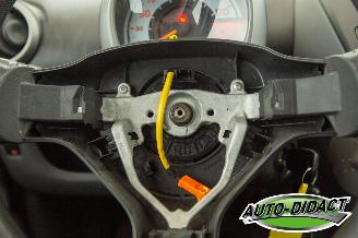 Peugeot 107 1.0-12V XR picture 15