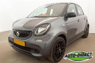 skadebil auto Smart Forfour 1.0 Passion 2015/12