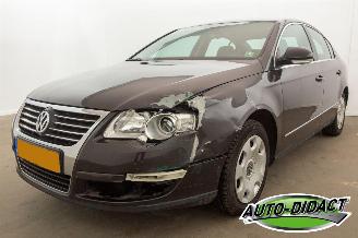 Voiture accidenté Volkswagen Passat 2.0 FSI Automaat Clima Comfortline 2006/10