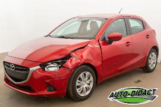 damaged passenger cars Mazda 2 1.5 47.741 km Airco Ambition 2015/8