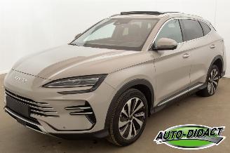 Vaurioauto  passenger cars BYD Seal U 1.5 U DM-i Automaat 8262 km Leder Pano Clima Navi 2025/2