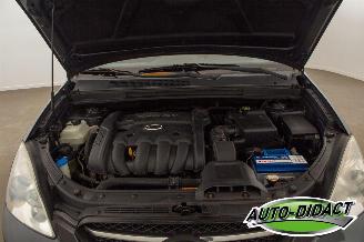 Kia Carens 2.0 CVVT 7p. Clima X-ecutive picture 29