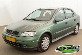 krockskadad bil auto Opel Astra 1.6-16V Club 2000/1