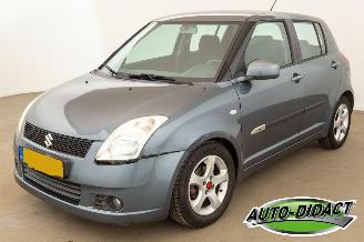 Unfallwagen Suzuki Swift 1.3 Shogun Airco 2006/6