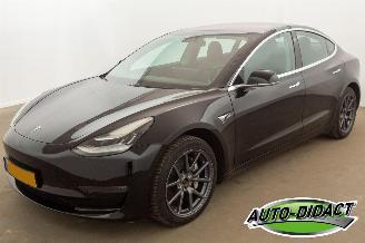 Vaurioauto  passenger cars Tesla Model 3 Long Range AWD 75 kWh Pano Leder 2019/3